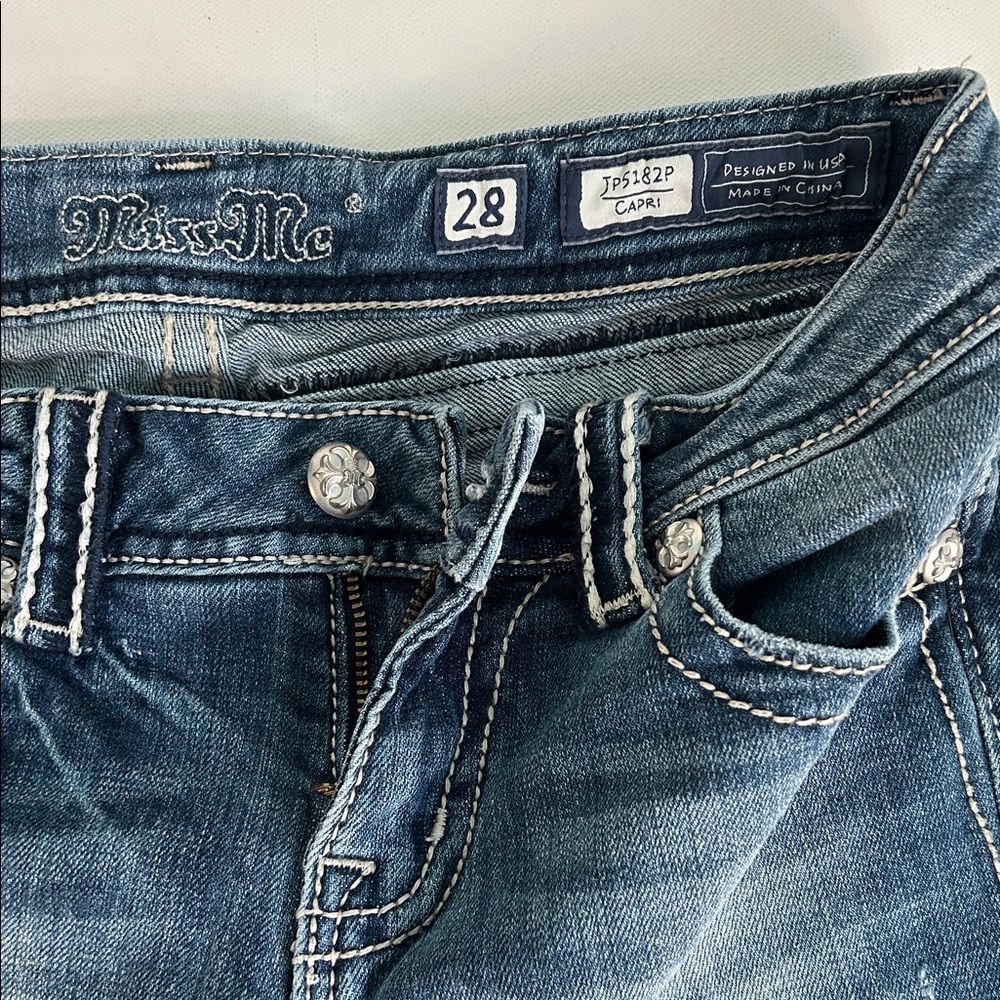 Miss Me Capri Jeans Women’s 28 Embroidered, Embellished Blue Jeans - Picture 11 of 16